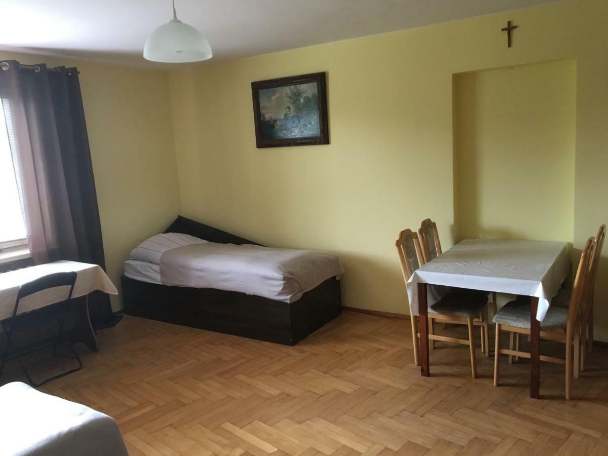 Noclegi Tulipan Konin  Buitenkant foto